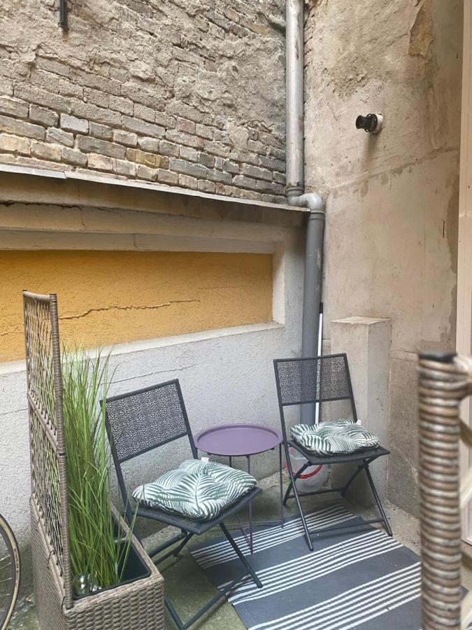Tatra Apartment By The Danube Fully Accessible Budapeste Exterior foto